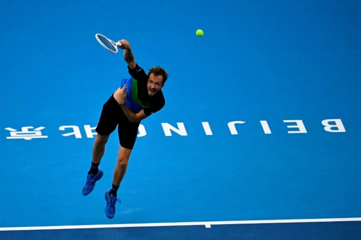 Medvedev beats De Minaur to reach China Open quarter-finals