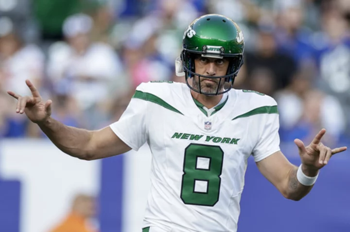 Aaron Rodgers throws a TD pass in his brief preseason debut as Jets beat Giants 32-24