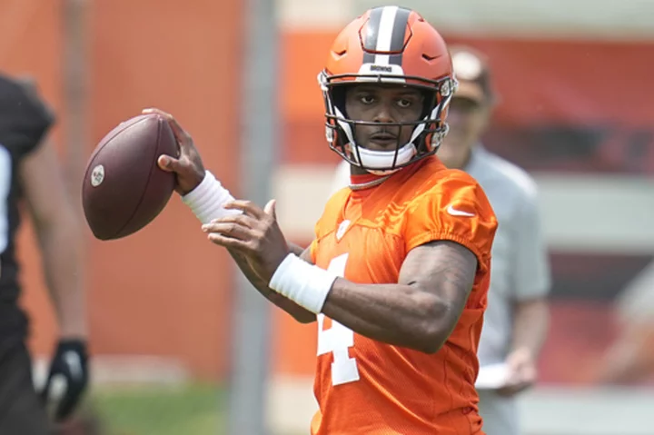 Browns QB Deshaun Watson practicing after missing 2 games with a shoulder injury; could face Colts
