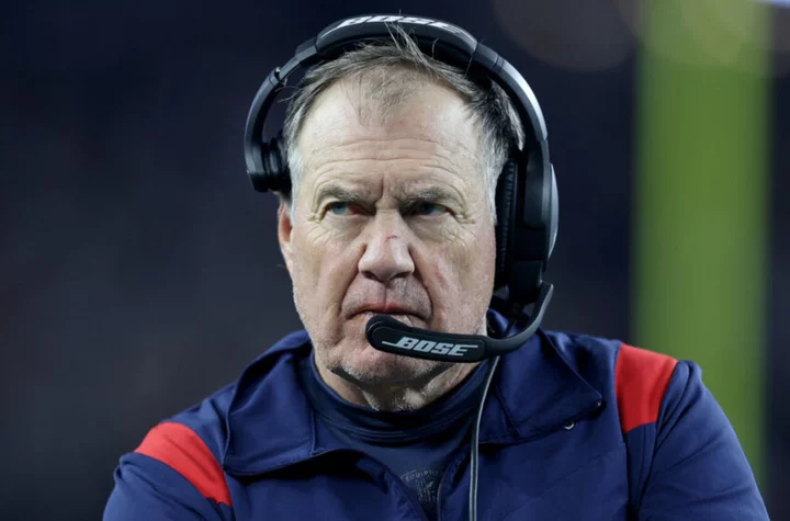 Bill Belichick slow-plays Ezekiel Elliott signing with trademark snark