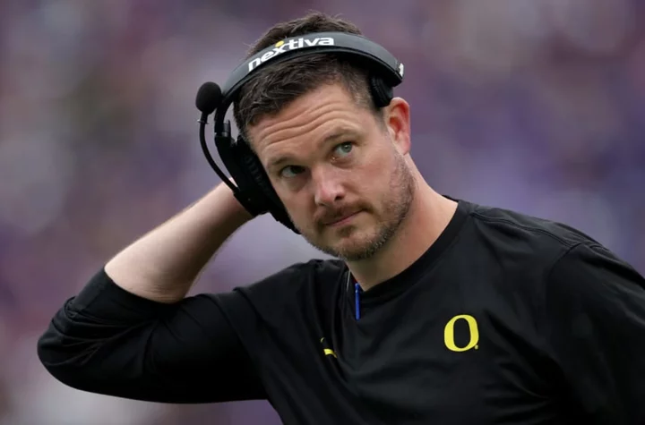 Did Oregon get caught red-handed trying to fake injury in Washington loss?