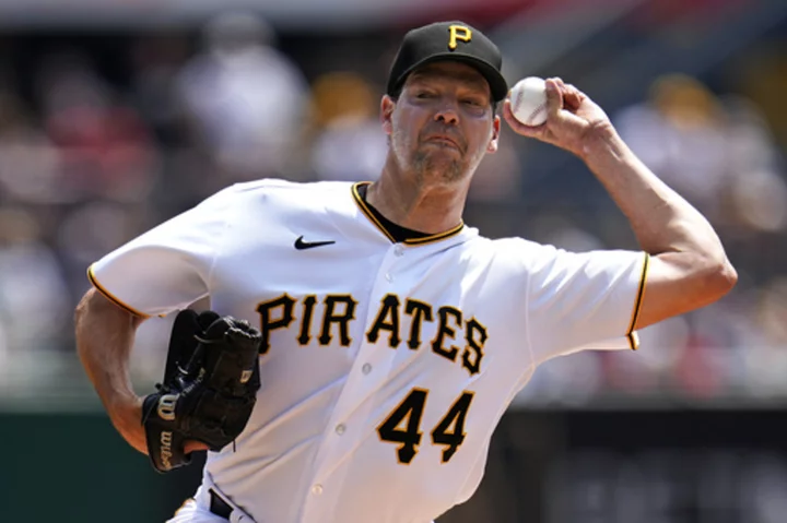 Rich Hill keeps Cardinals off balance into 7th, Pirates complete 3-game sweep with 2-1 victory