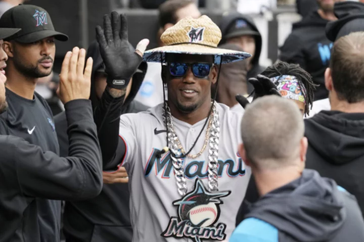 De La Cruz hits 2-run double as Miami Marlins rally past Chicago White Sox 6-5