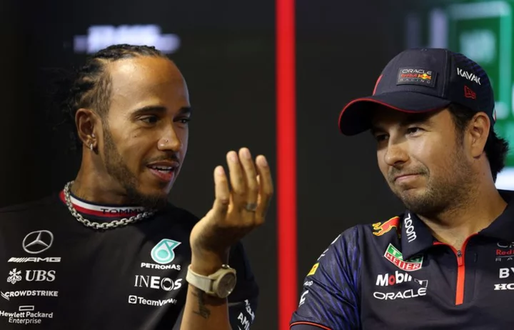 Motor racing-Red Bull not fully behind Perez, says Hamilton
