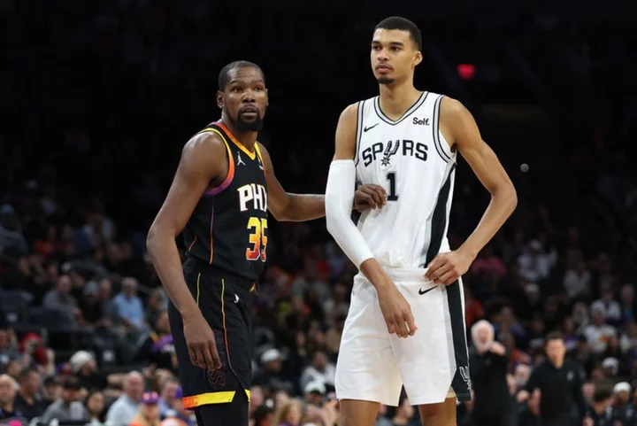 NBA roundup: Spurs complete wild comeback vs. Suns