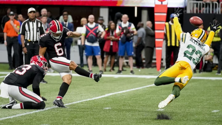 Robinson shines, Koo kicks winning field goal as Falcons rally past Packers 25-24