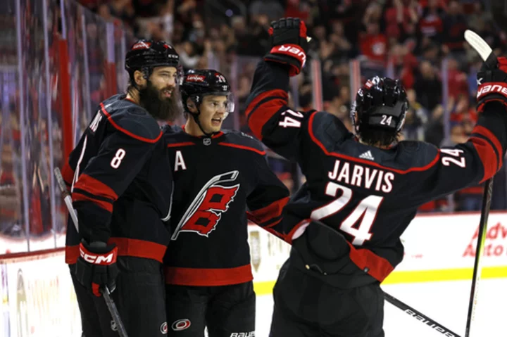 Jarvis scores twice in third period as Hurricanes beat Penguins 4-2