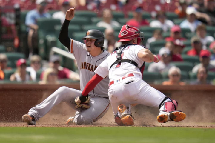 Giants rally for 8-5 win over Cards in 10 innings to complete 3-game sweep