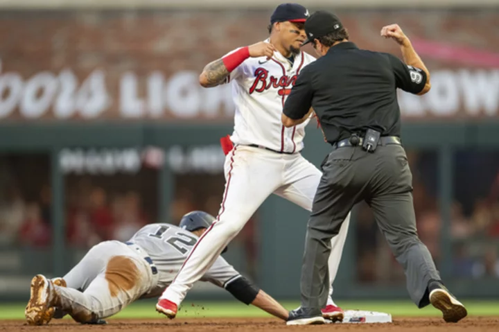 Lopez thrives in fill-in role as Fried, Braves roll past struggling Yankees, 11-3