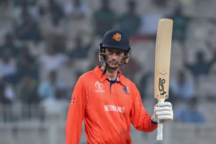 Edwards leads from front as Netherlands held to 229 by Bangladesh