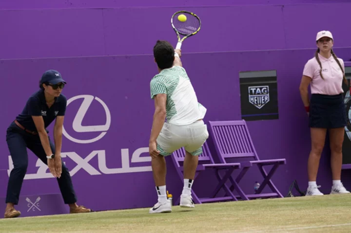 Alcaraz reaches the Queen's Club final to close in on reclaiming the top ranking