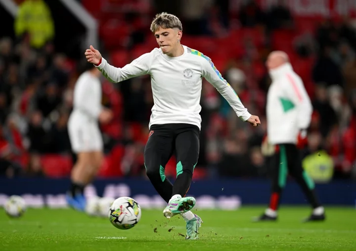 Manchester United vs Newcastle LIVE: Carabao Cup score and latest updates as Mason Mount starts