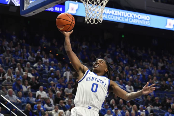 Reed Shepard scores 25 to lead No. 17 Kentucky in 101-67 rout of Stonehill