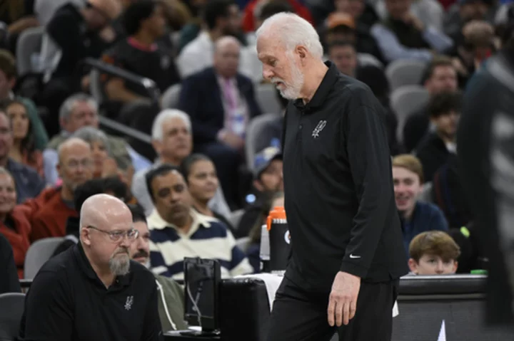 Gregg Popovich has no regrets telling Spurs fans to stop booing Kawhi Leonard