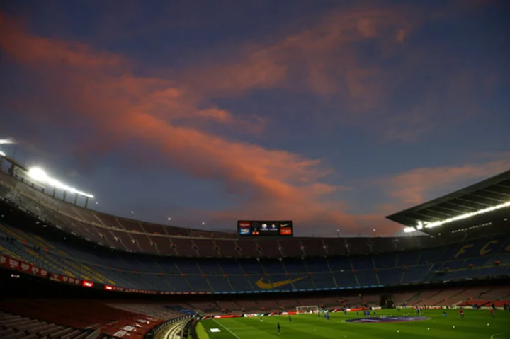 Spanish police raid soccer federation as part of probe into Barcelona's payments to referee official