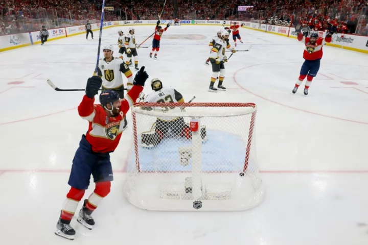 Panthers edge Knights 3-2 in overtime to claw back in Stanley Cup final