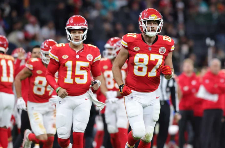 What time and do the Chiefs play today, Week 10?