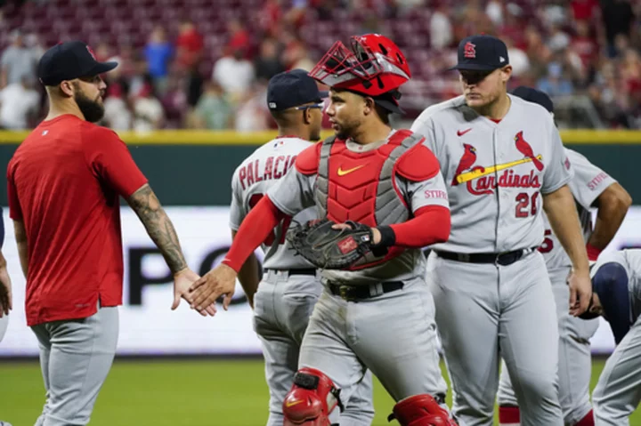 Contreras, Baker boost Cardinals to 9-4 win, Reds drop 1 1/2 games back in wild card race