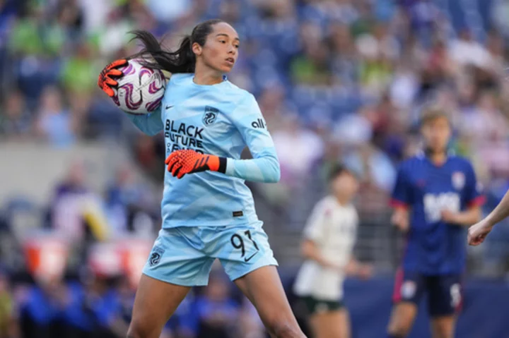 Man United signs American goalkeeper Phallon Tullis-Joyce from OL Reign