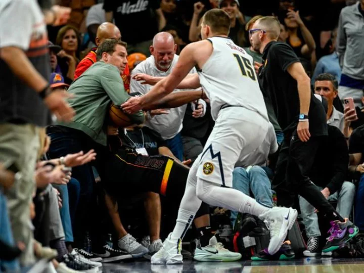 Denver Nuggets star Nikola Jokić scores 53, shoves Suns owner Mat Ishbia as Phoenix levels series