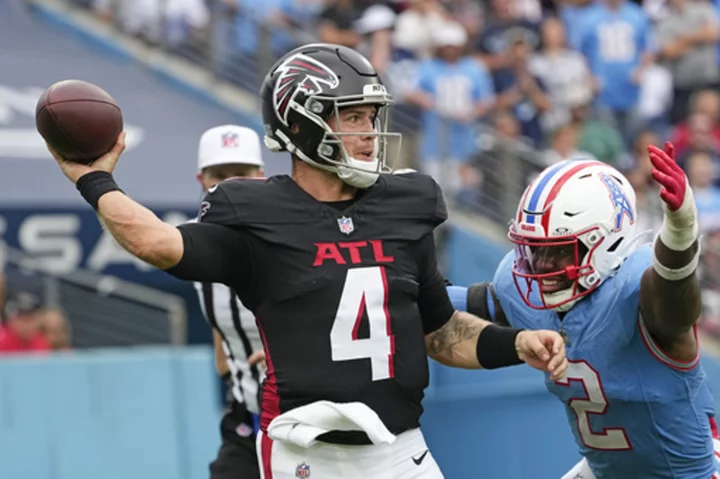 Falcons appear to have a QB controversy after Heinicke shines, Ridder struggles