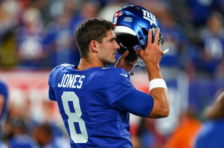 Giants fans turn on Daniel Jones after miserable start vs. Cowboys