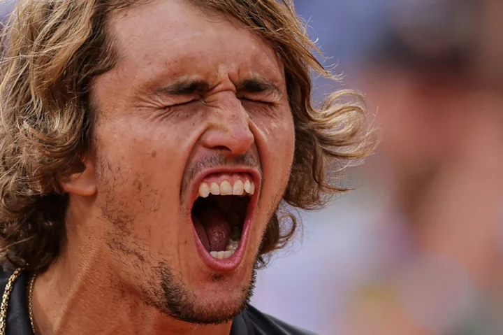 Zverev buries injury misery with French Open semi-final return