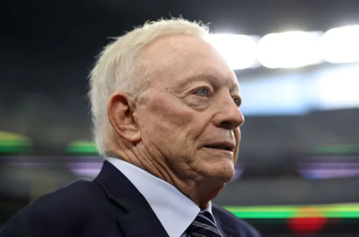 Jerry Jones sounds like he’s about to screw over the Cowboys’ season
