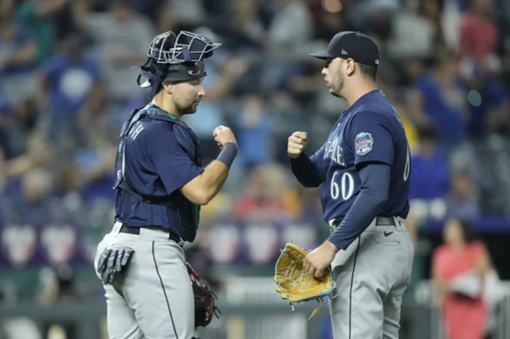 France's 10th-inning single lifts Mariners over Royals 10-8 after blown 7-run lead