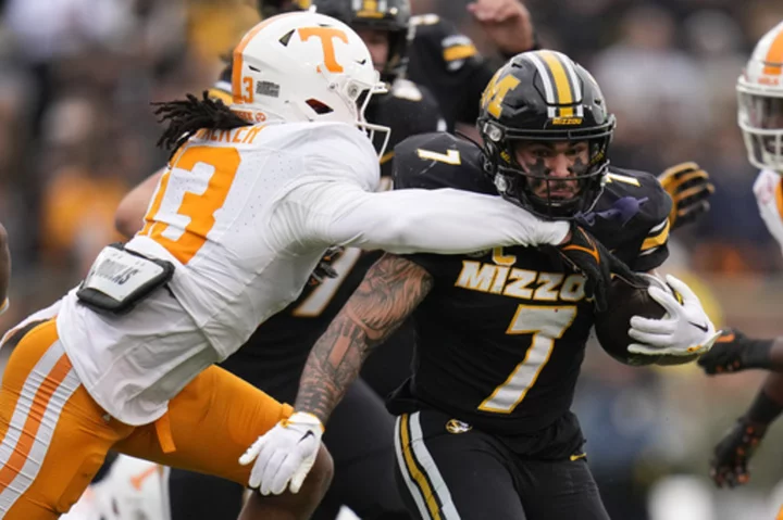 Schrader, defense lead No. 16 Missouri to emphatic 36-7 victory over No. 14 Tennessee