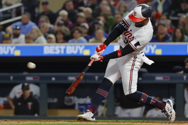 Castro hits two-run home run in seventh and Twins top Rays 3-2