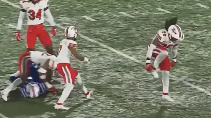 A Western Kentucky Player Appeared to Suffer a Brutal Non-Contact Leg Injury Celebrating a Tackle