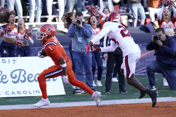 Touchdown pass gives Illinois a 48-45 overtime victory over Indiana