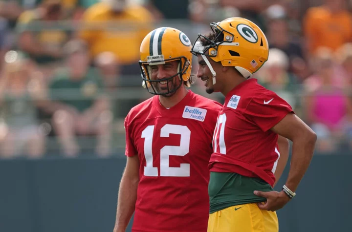 Packers GM gives Aaron Rodgers credit for doing what Brett Favre never could