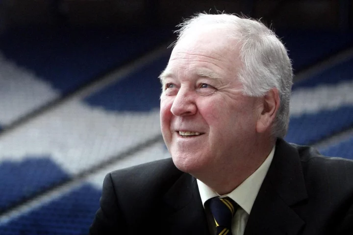 Tributes pour in after former Scotland manager Craig Brown dies aged 82