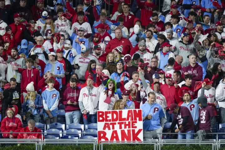 Phillies fans turn Citizens Bank Park into '4 hours of hell' during Red October