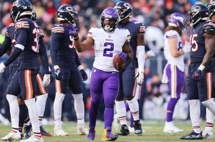 NFL picks, score predictions for every Week 6 game: Vikings-Bears tank-off, Dolphins roll again