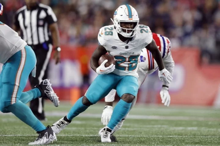 Dolphins activate running back De'Von Achane off injured reserve ahead of matchup with Raiders