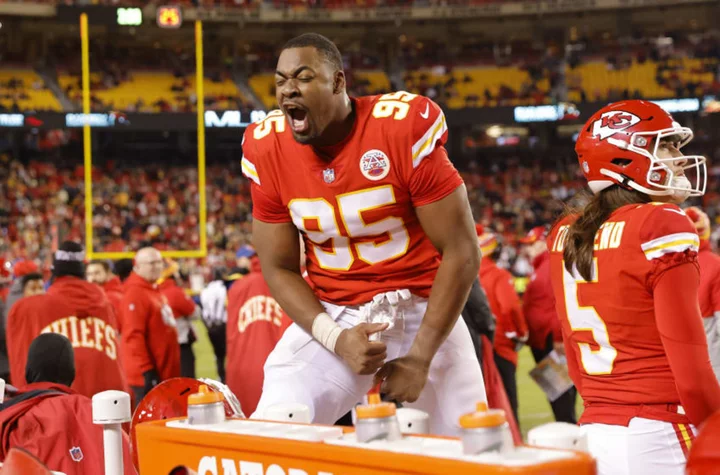 Chiefs fans rejoice over new deal with Chris Jones: Best memes and tweets