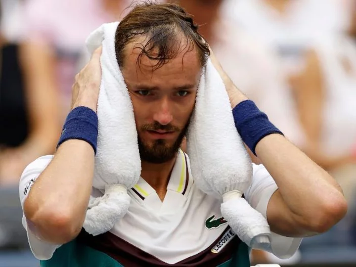 Daniil Medvedev through to US Open semifinals but issues warning after suffering in 'brutal' heat
