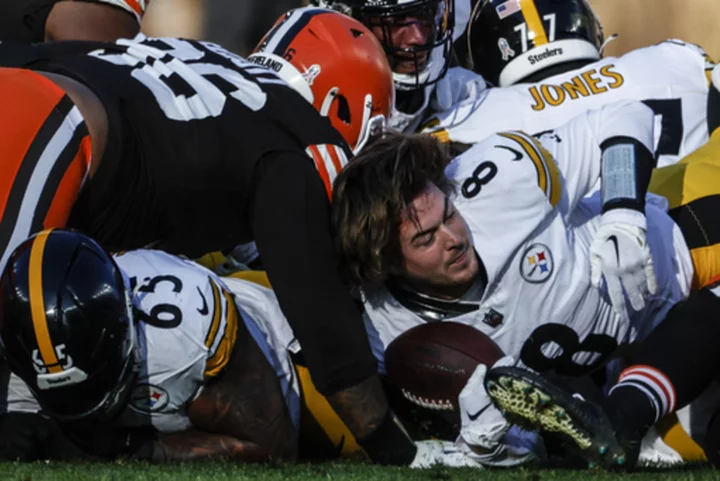 Steelers struggle again on offense, inconsistency magnified in 13-10 loss to rival Browns