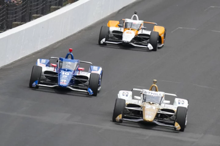 Rosenqvist leads at halfway point of Indianapolis 500; Palou crashes on pit road
