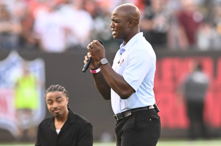DeMarcus Ware sings national anthem at Hall of Fame Game: Best memes and tweets