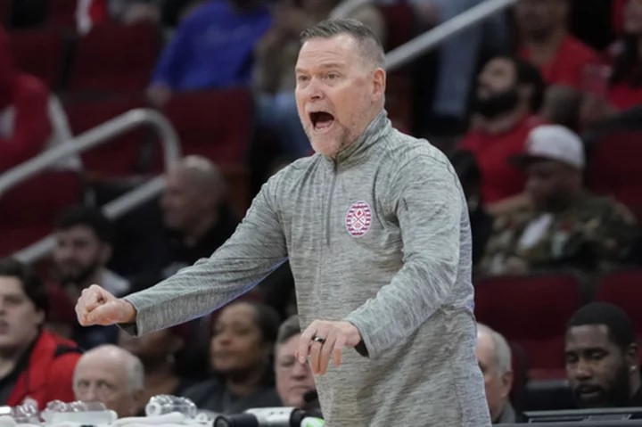 Michael Malone agrees to contract extension with reigning NBA champion Nuggets, AP source says