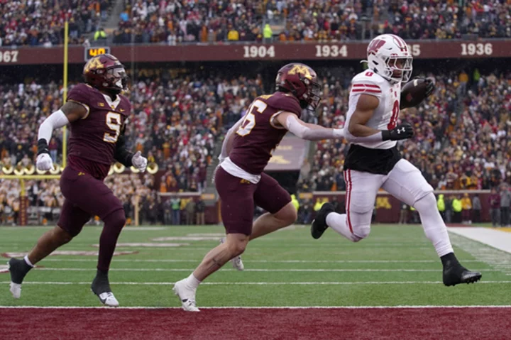 Badgers beat Gophers 28-14, take back Paul Bunyan's Axe behind Allen's ground attack