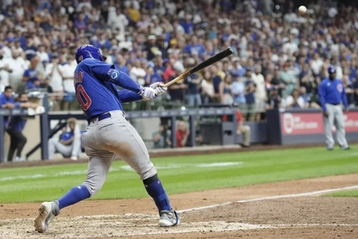 Mike Tauchman keys 3-run 9th in the Cubs' 4-3 victory over the Brewers