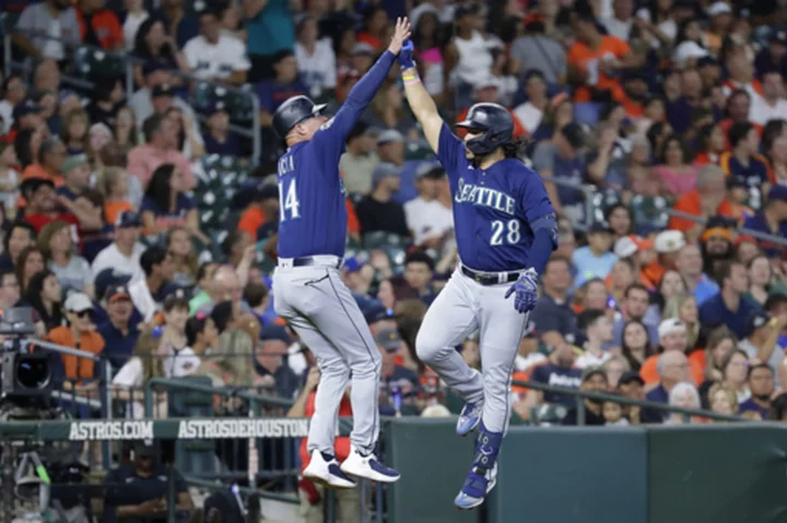 Suárez belts 2 homers, Crawford has 1 as Mariners beat Astros 5-1