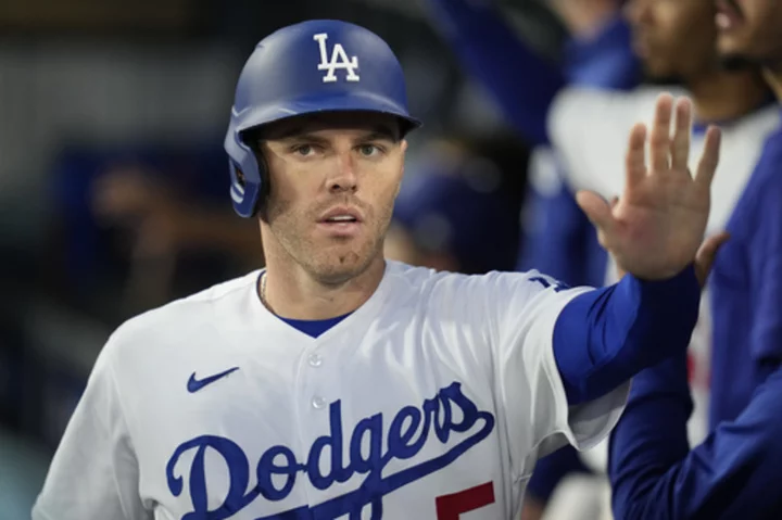 Freeman has 4 hits to extend hitting streak to 19, Dodgers beat Nationals 9-3