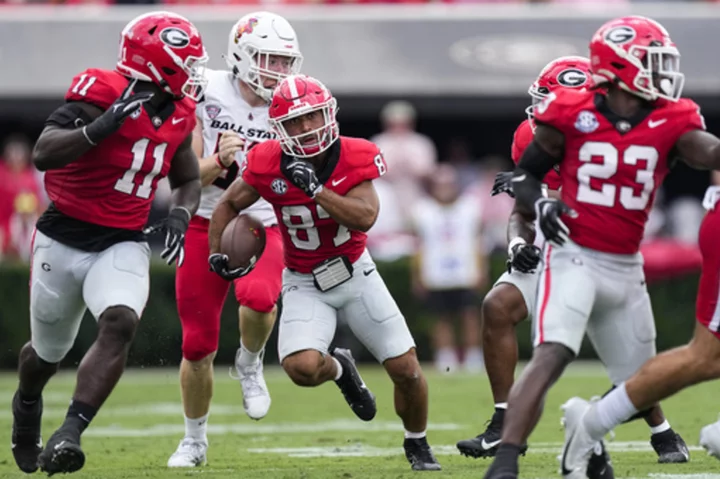 After a pair of de facto exhibition games, No. 1 Georgia hosts South Carolina in SEC opener