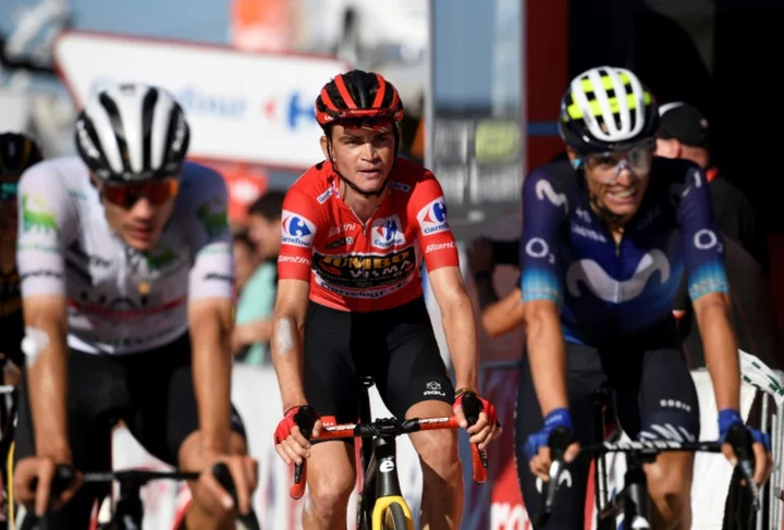 Kuss closes in on Vuelta a Espana glory